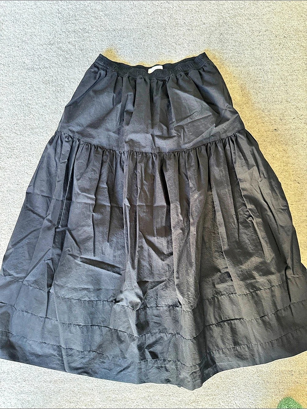 Aritzia White House Black Market Black Tiered Midi Skirt Like New